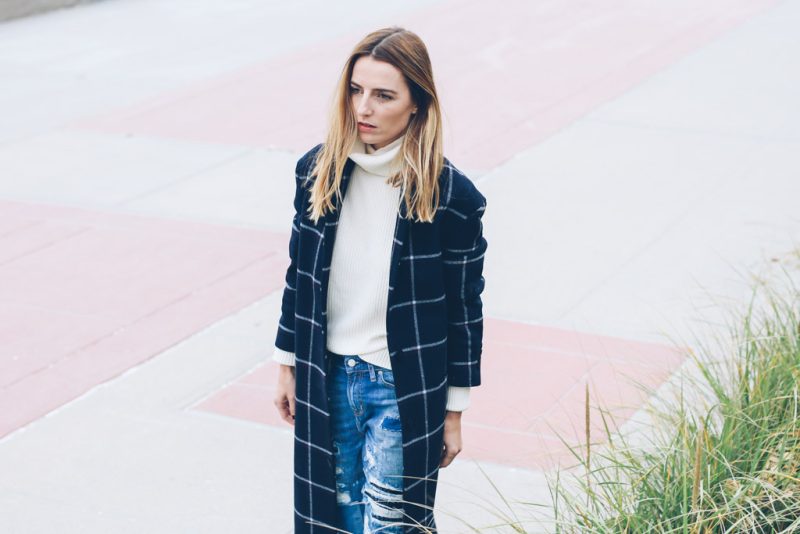 WINDOWPANE CHECK COAT AND RIPPED JEANS