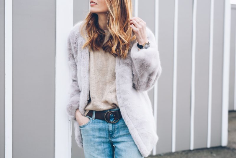 FAUX FUR COAT AND BOYFRIEND JEANS