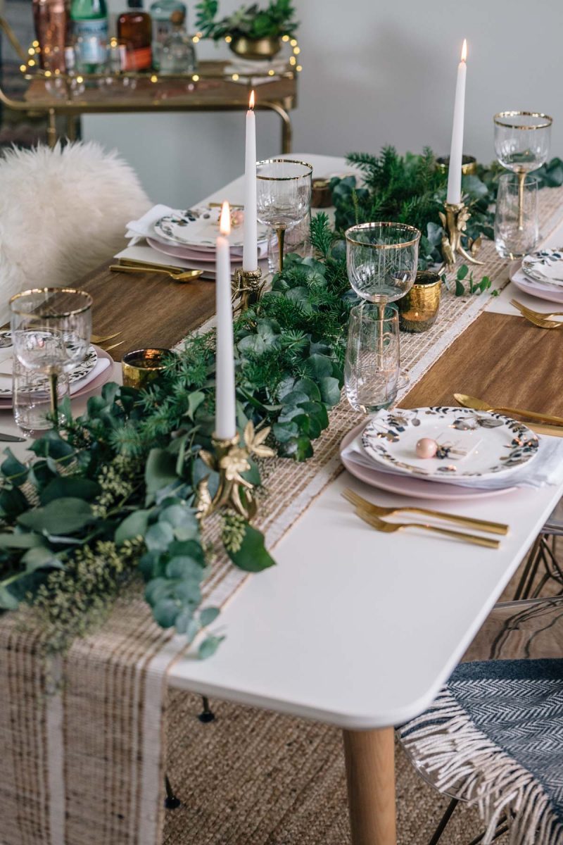 Holiday Tablescape Inspiration: Rustic, Cozy, Minimal