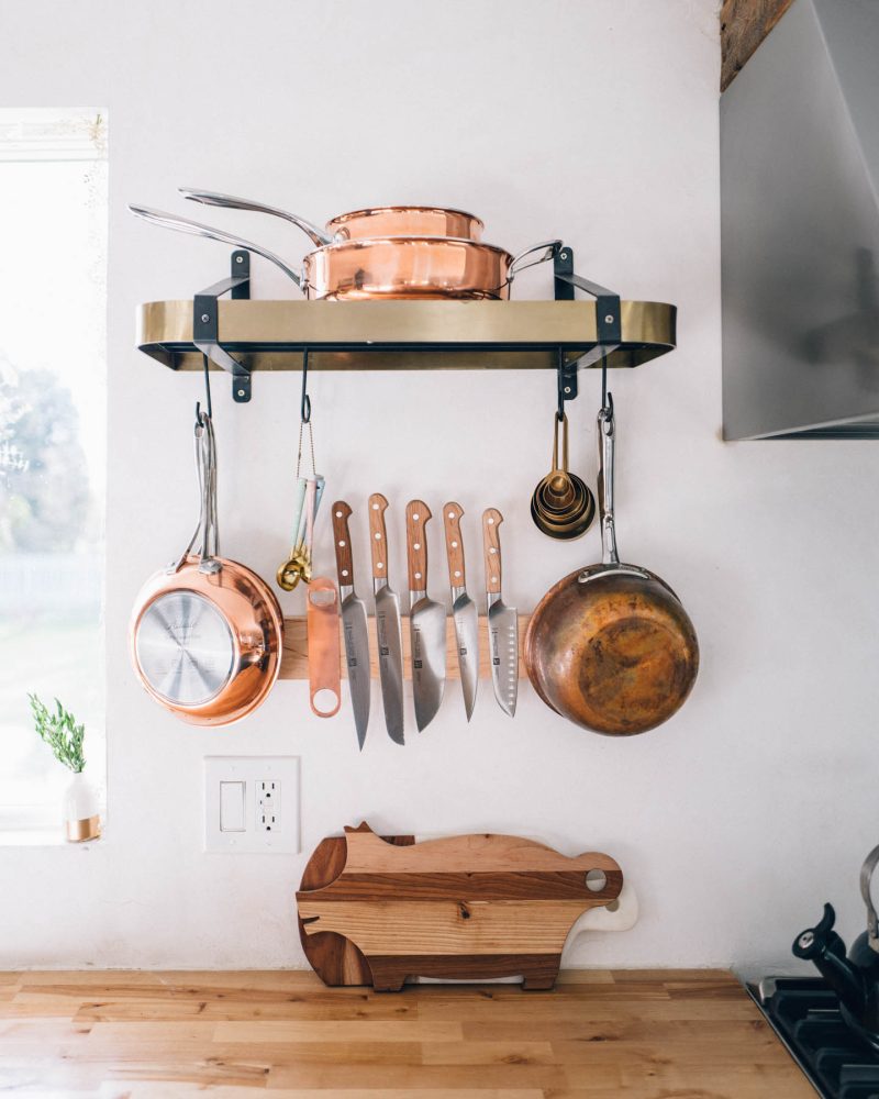 Small Space Knife Storage