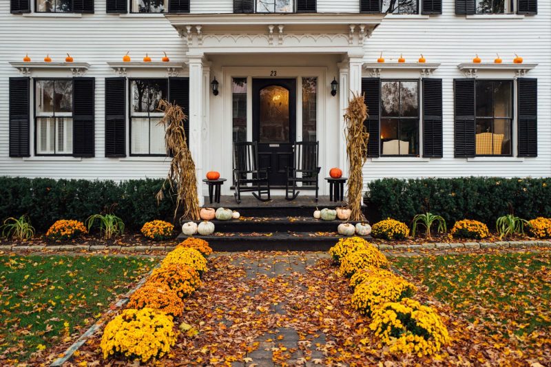 5 Simple & Stylish Ways to Decorate for Fall