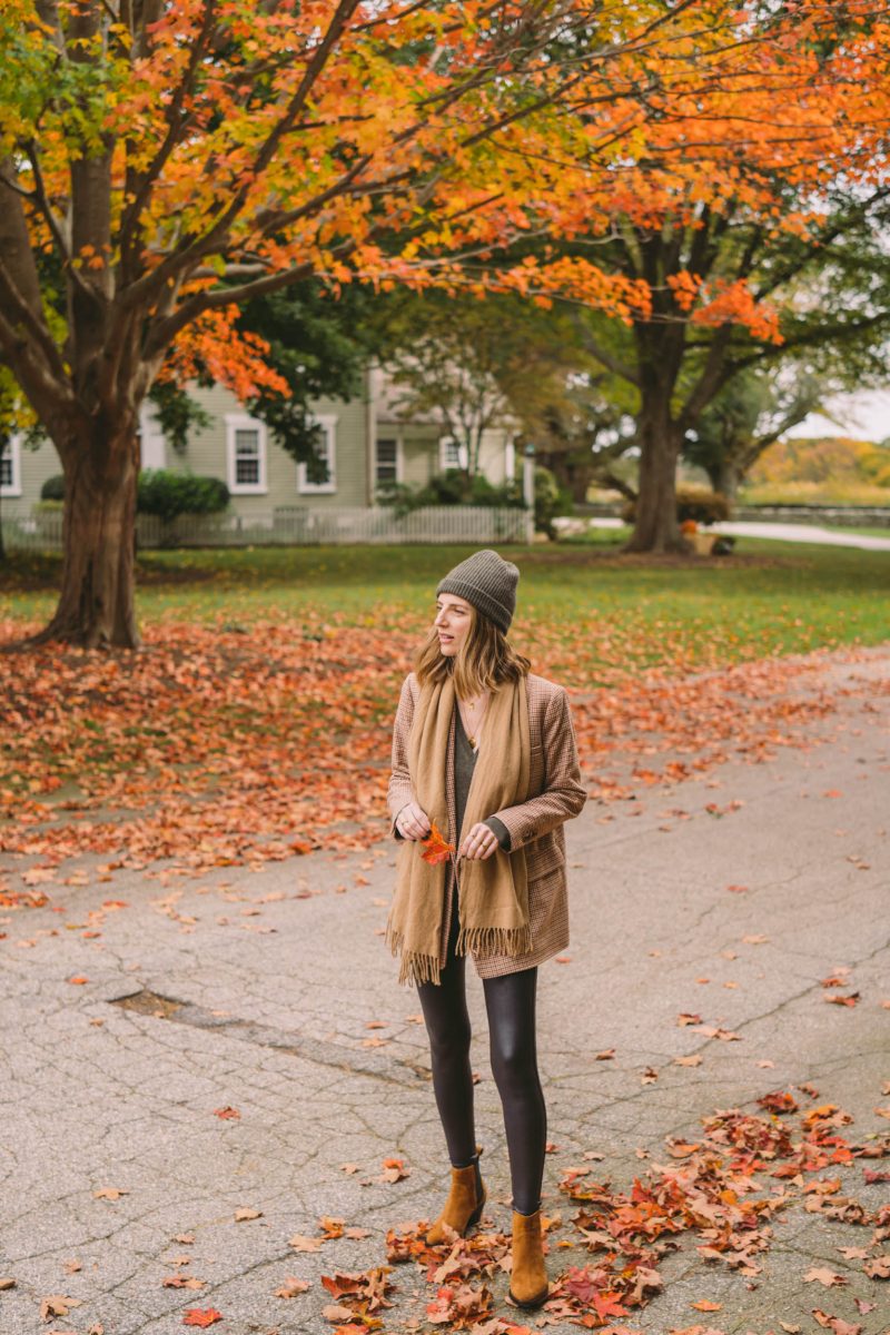 How to Style Faux Leather Leggings